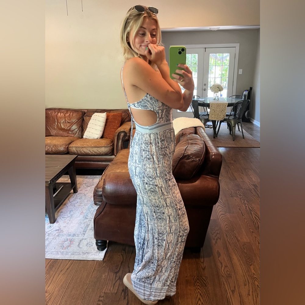 Open-Back Jumpsuit - Picture 2 of 3
